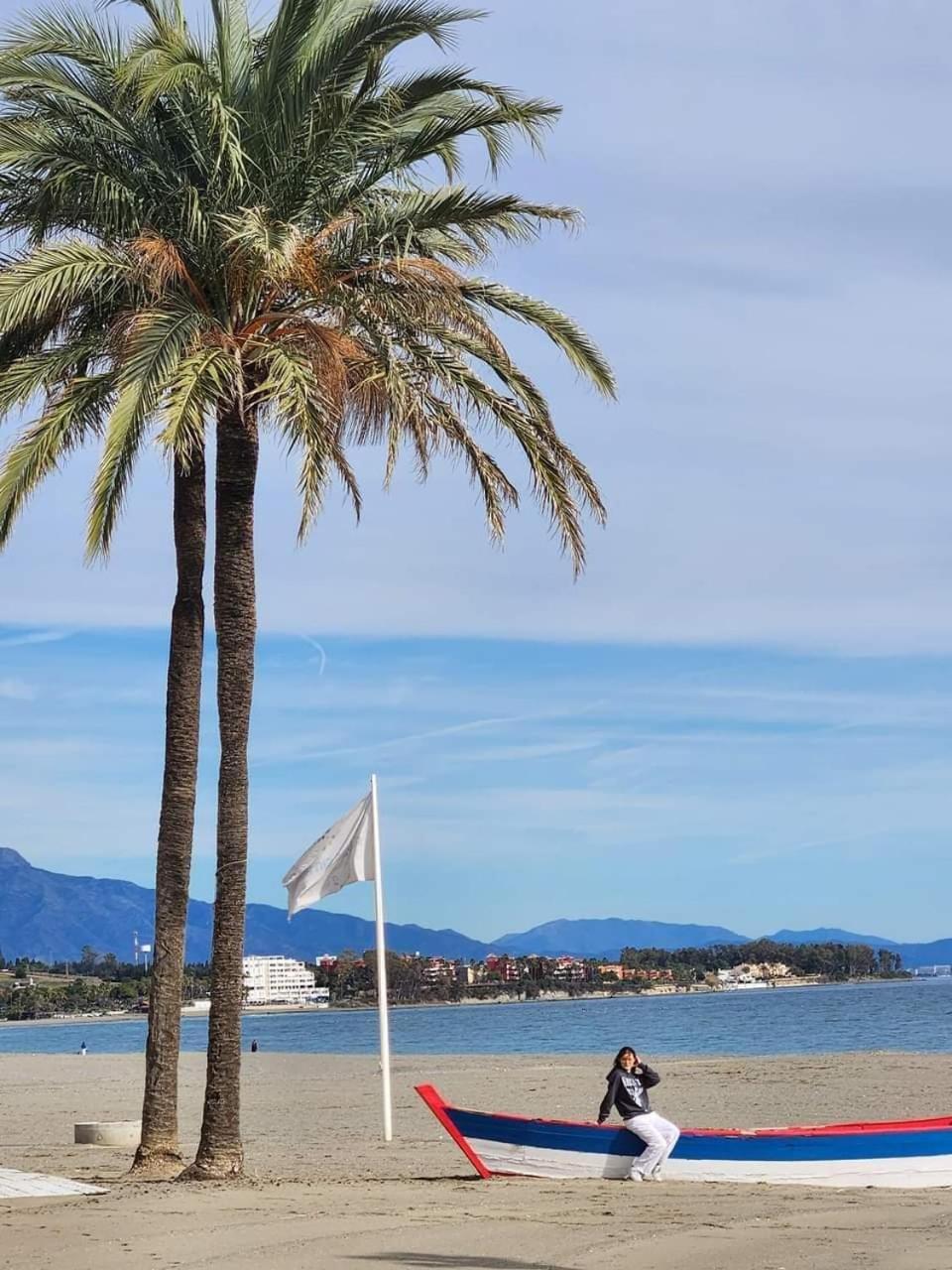 Apartment Beachfront Accommodation Estepona Exterior foto